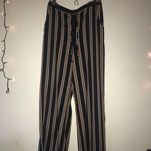 High waisted, wide leg pants